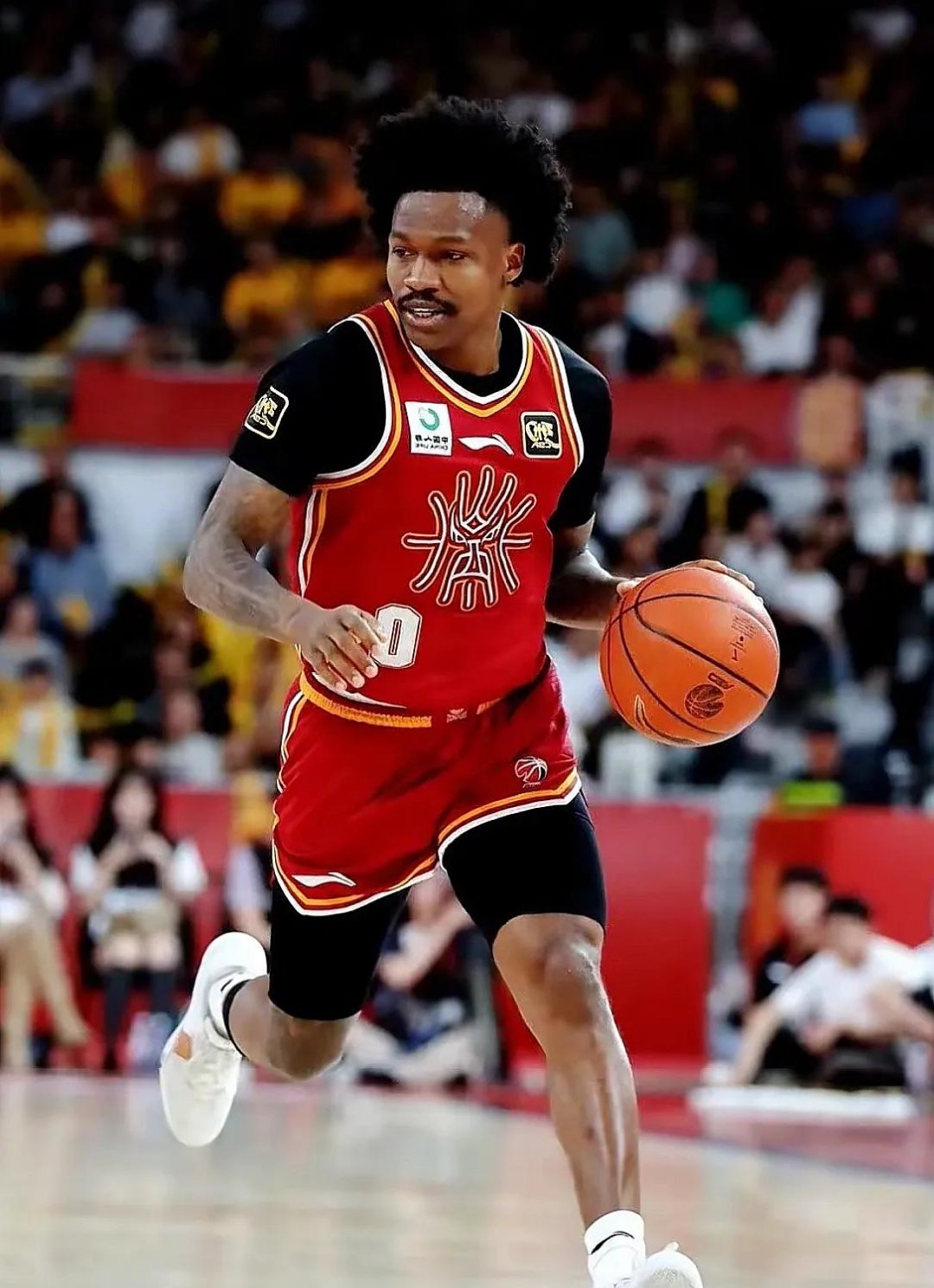 CBA季后赛倒计时，马赛冲刺阶段状态回暖，细节引发关注，媒体盛赞，临场指挥获称赞的简单介绍