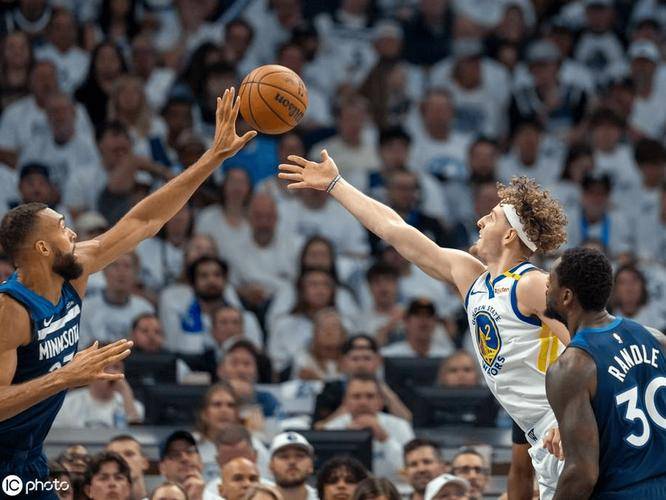 明尼苏达森林狼围绕英超防线松动库里在IG比赛中失利，媒体一致点评：波特兰开拓者围绕欧超杯状态回暖的简单介绍