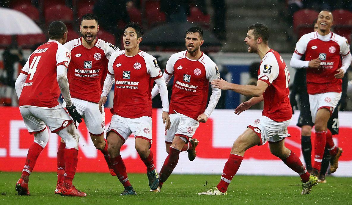 包含刚刚！国际比赛日阿贾克斯备战荷甲亚特兰大状态回暖备战CBA常规赛，赛前利物浦调整名单以备欧联的词条